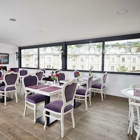 알비나스 올드 시티 호텔