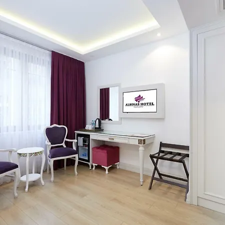 Hotel Albinas Old